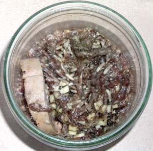 Les asticots se m&eacute;fient du cervelas