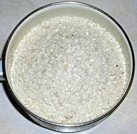 Du riz dans une casserole.